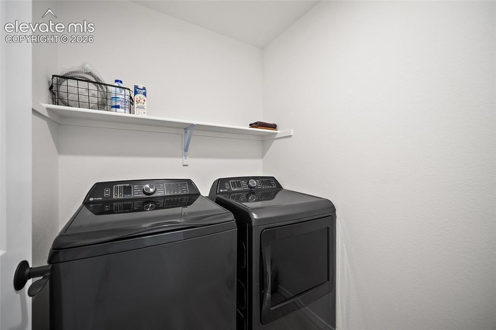 Image 20 of 25: Laundry