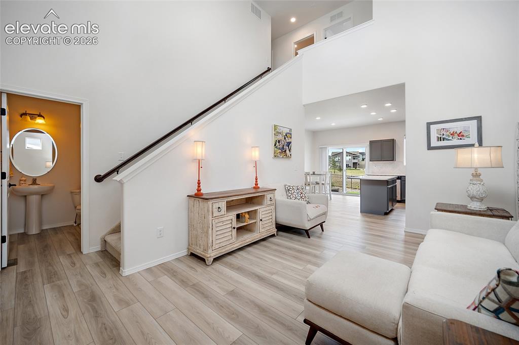 Image 5 of 25: Family Room