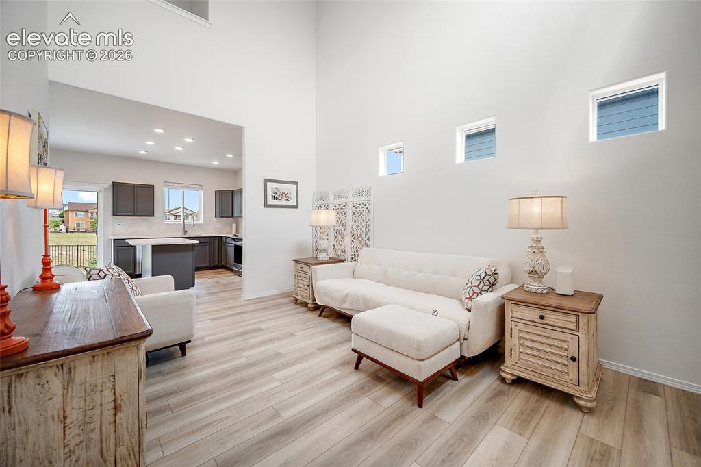 Image 6 of 25: Family Room