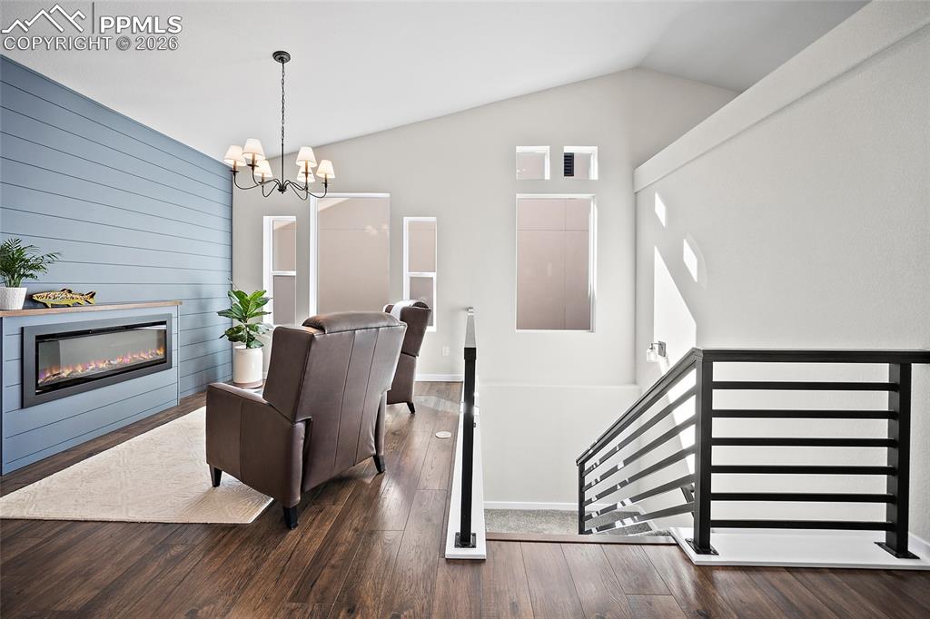 Image 29 of 50: Sitting Room