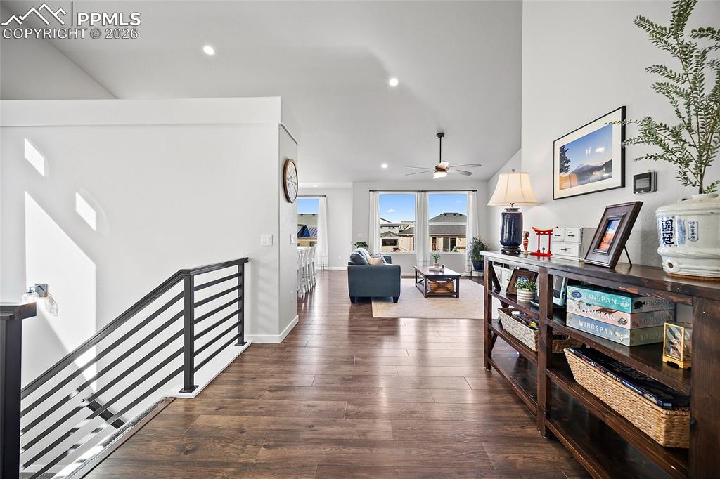 Image 3 of 50: Entry