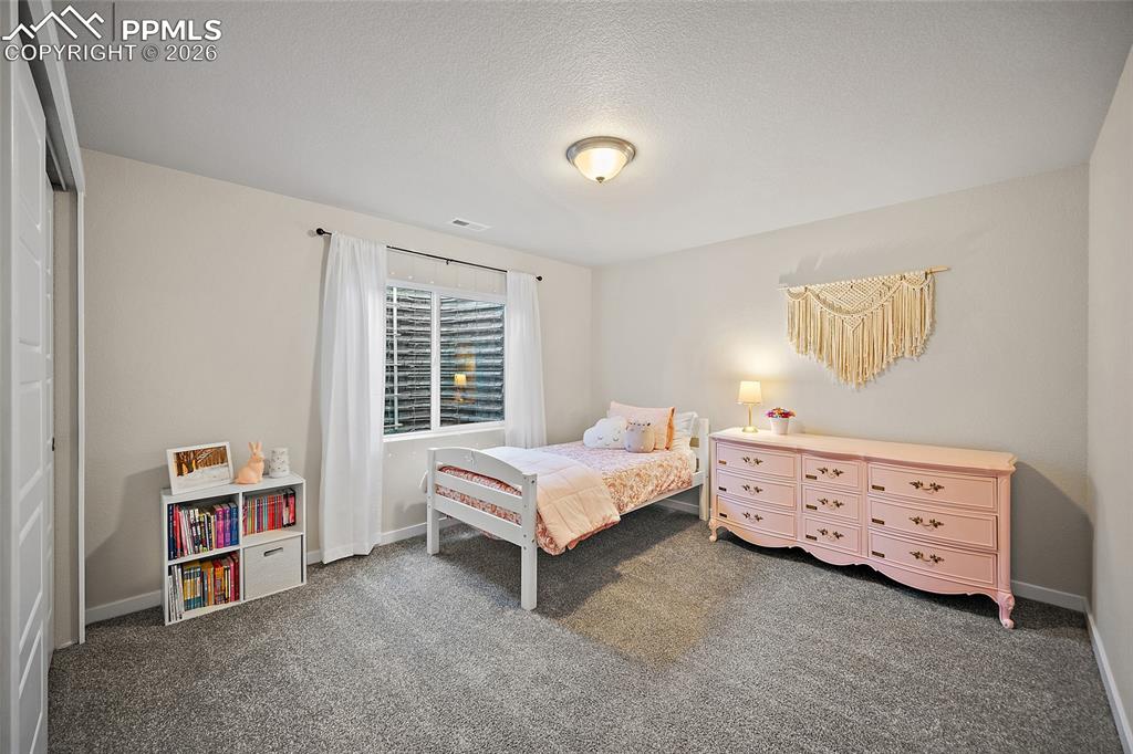 Image 36 of 50: Bedroom