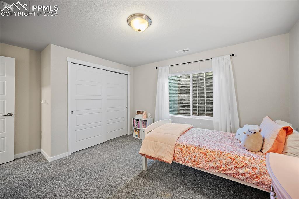 Image 37 of 50: Bedroom