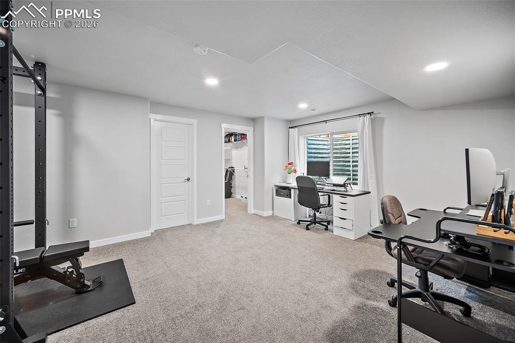 Image 38 of 50: Bedroom