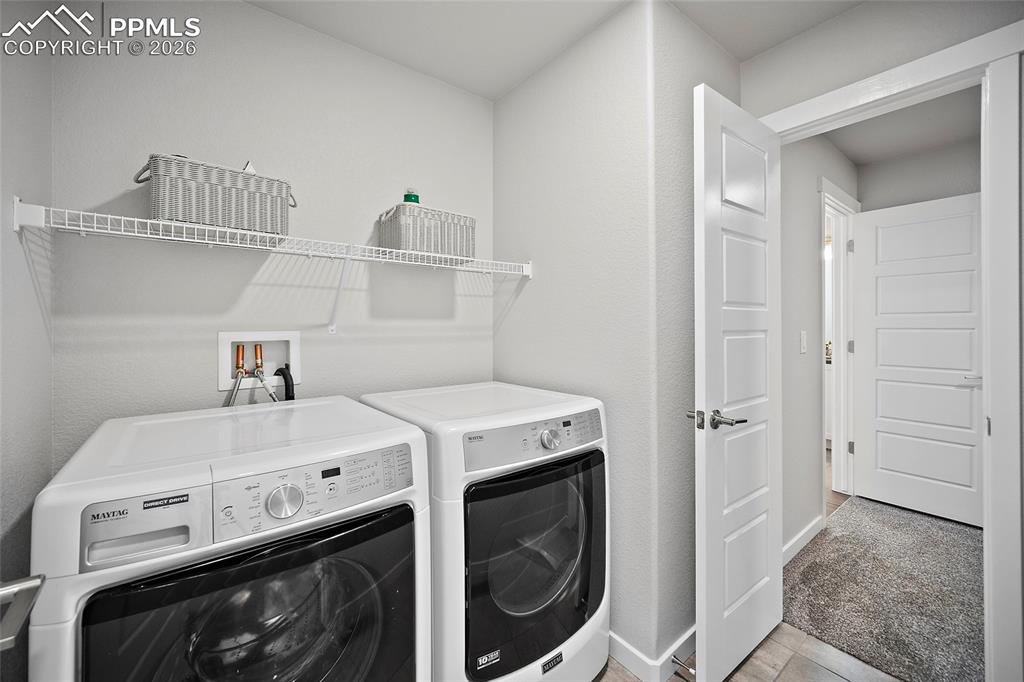 Image 40 of 50: Laundry