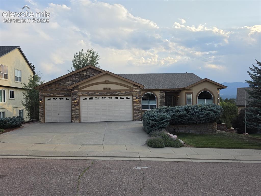Caption: Pikes Peak Mountain views