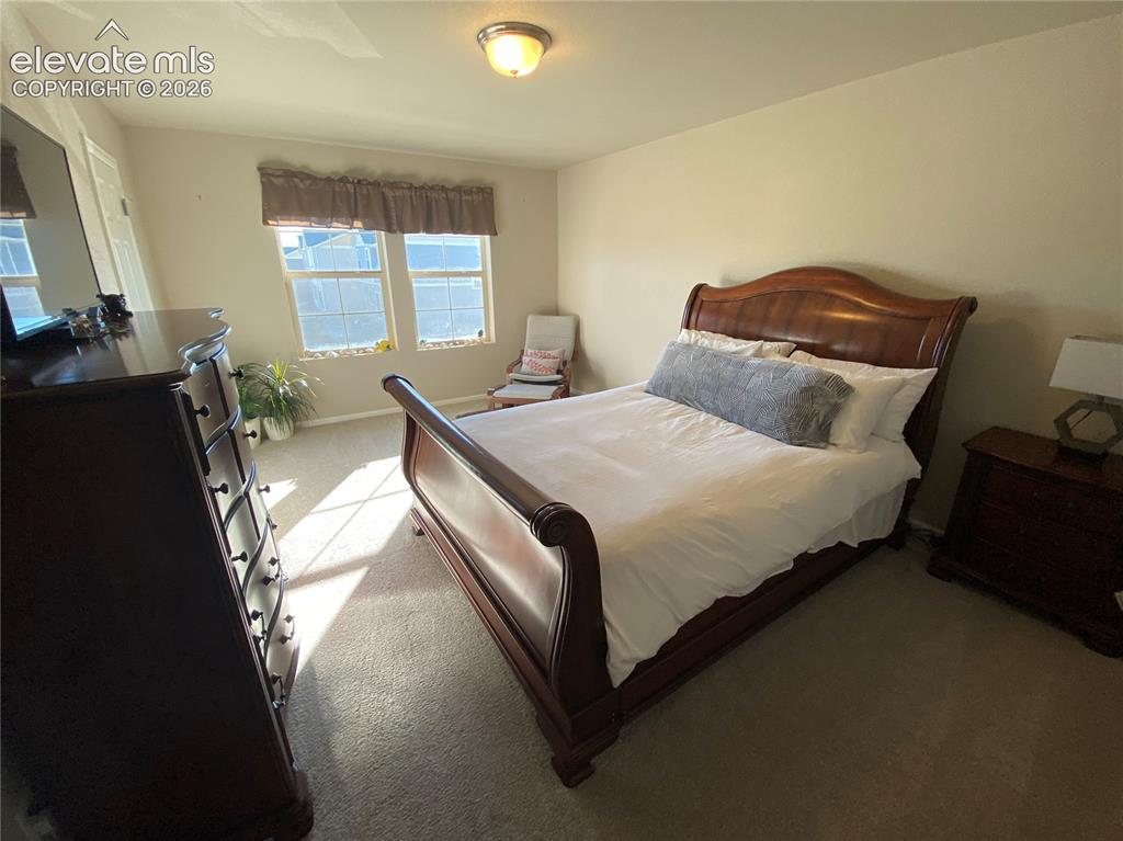 Image 11 of 25: Bedroom