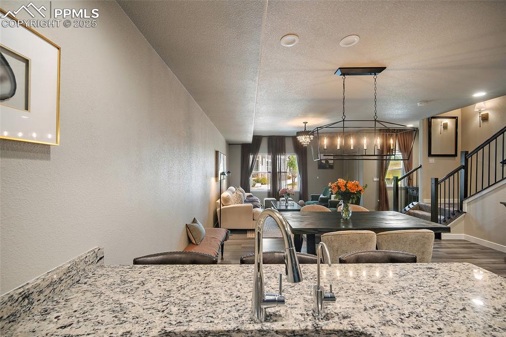 Image 13 of 40: Kitchen