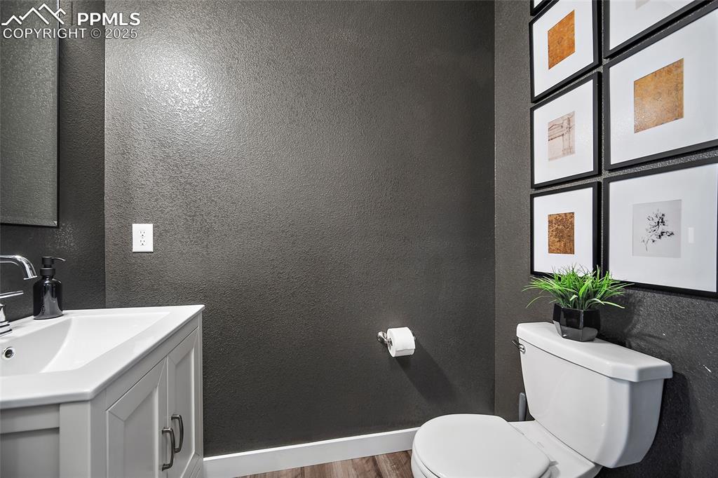 Image 14 of 40: Bathroom