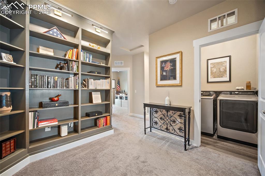 Image 15 of 40: Loft
