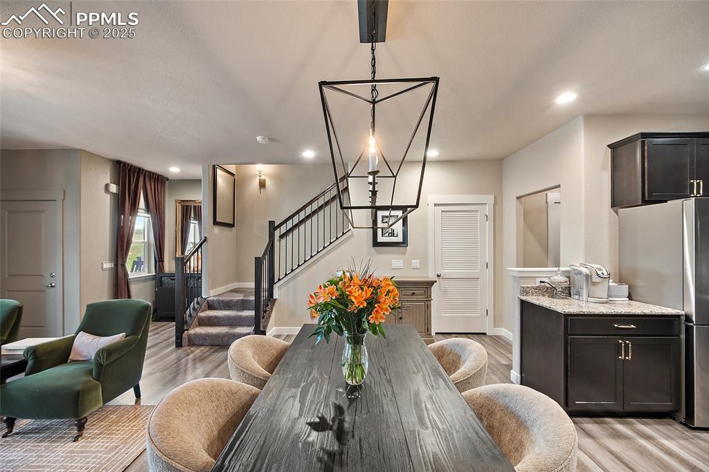 Image 8 of 40: Dining Area