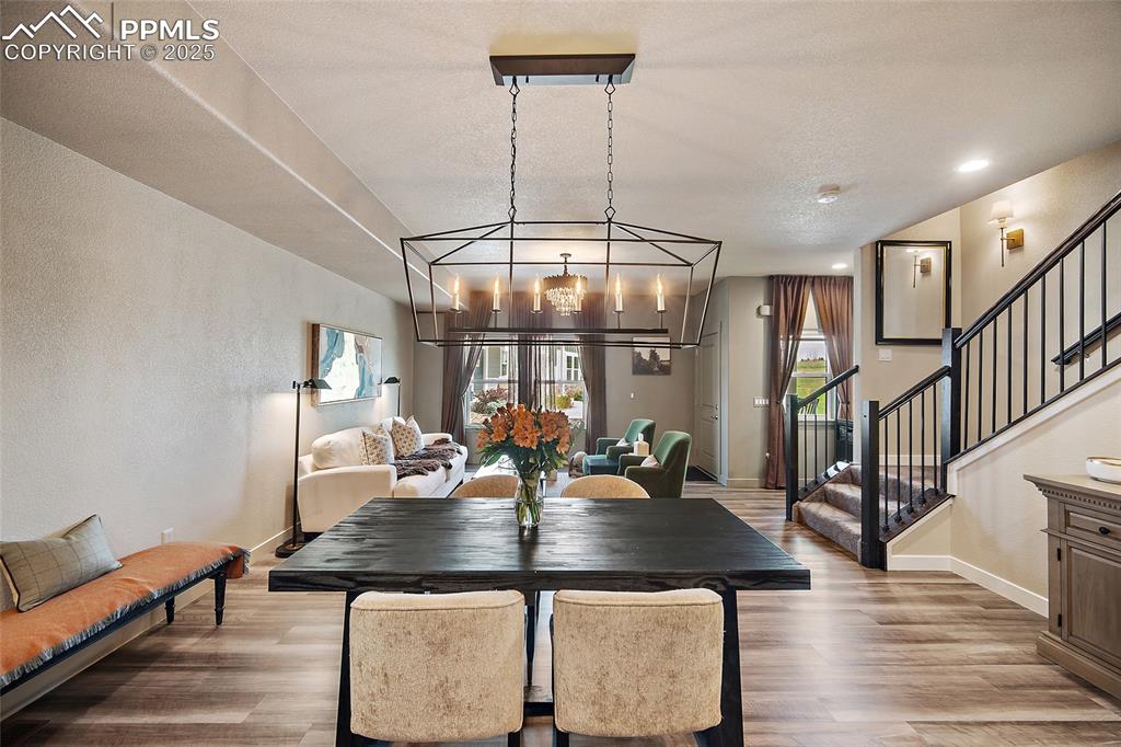 Image 9 of 40: Dining Area