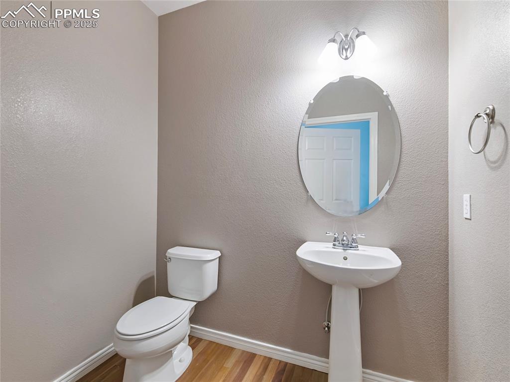 Image 6 of 28: Bathroom