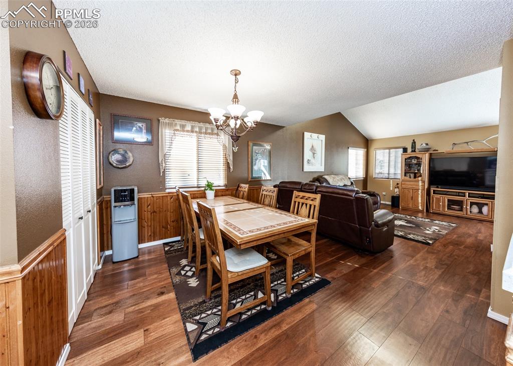 Image 15 of 48: Dining Area