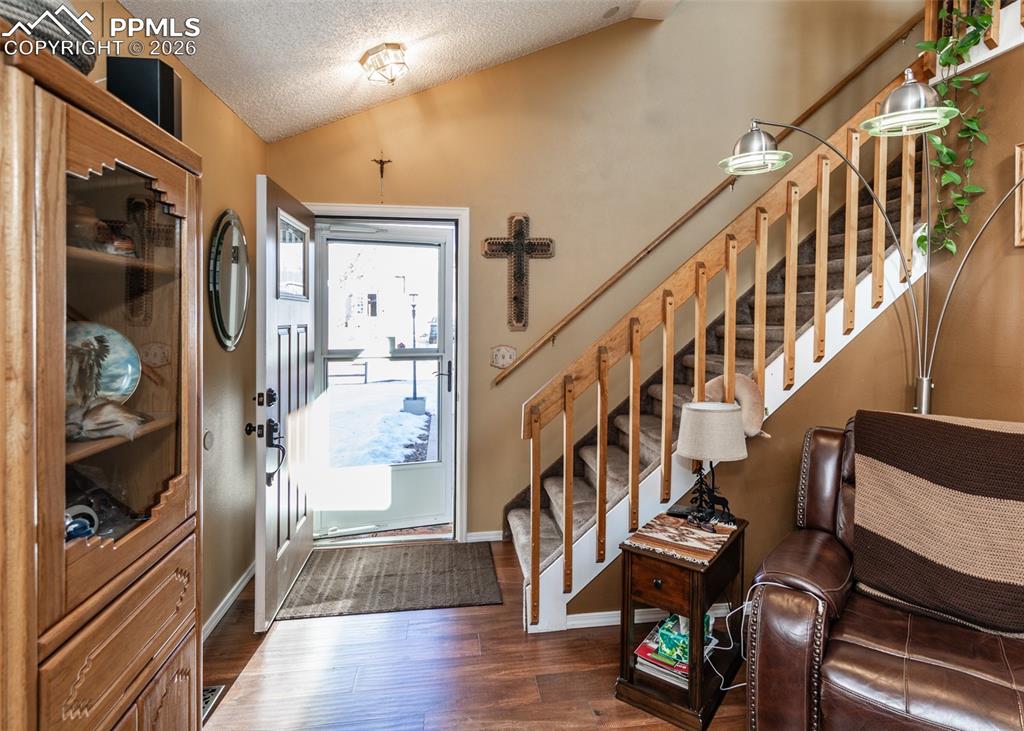 Image 6 of 48: Entry