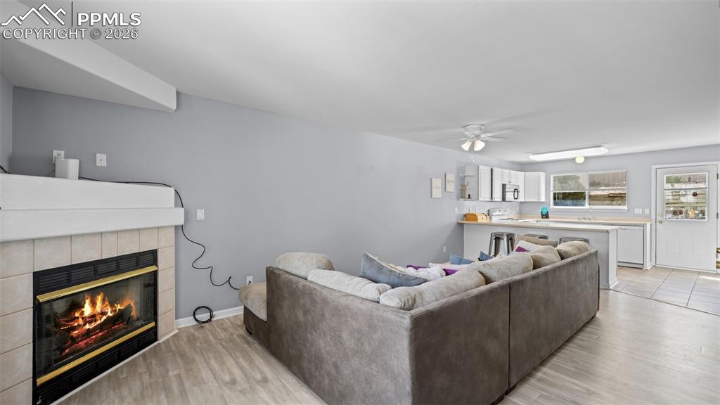 Image 10 of 25: Living Room