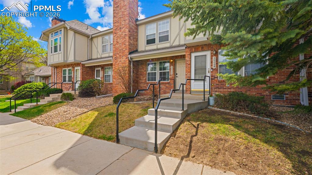 Image 3 of 25: Front of Structure