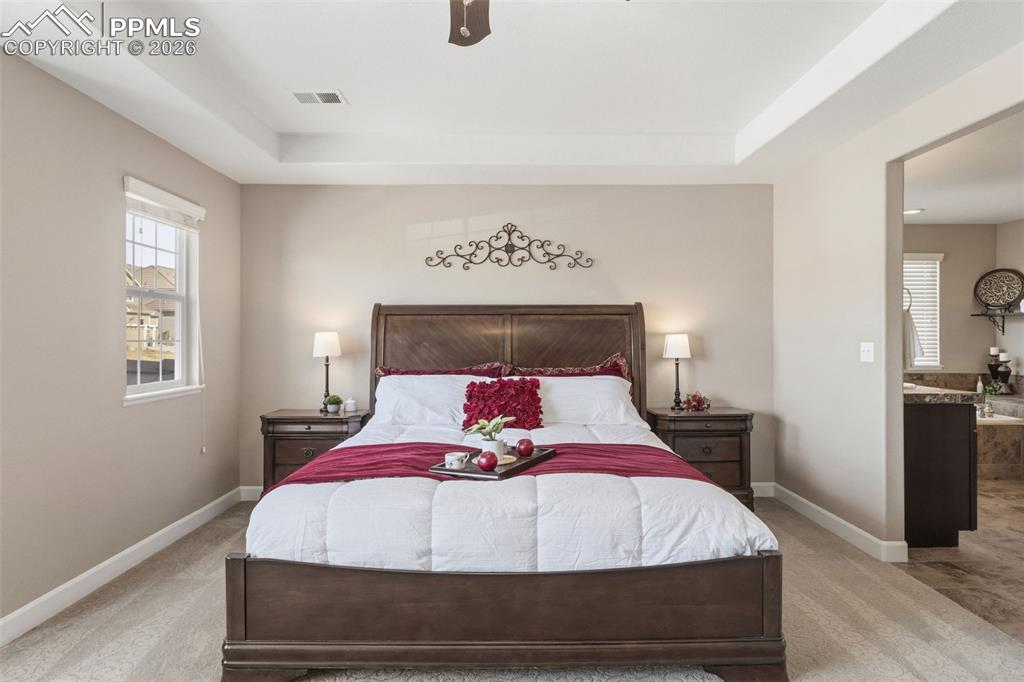 Image 10 of 32: Bedroom