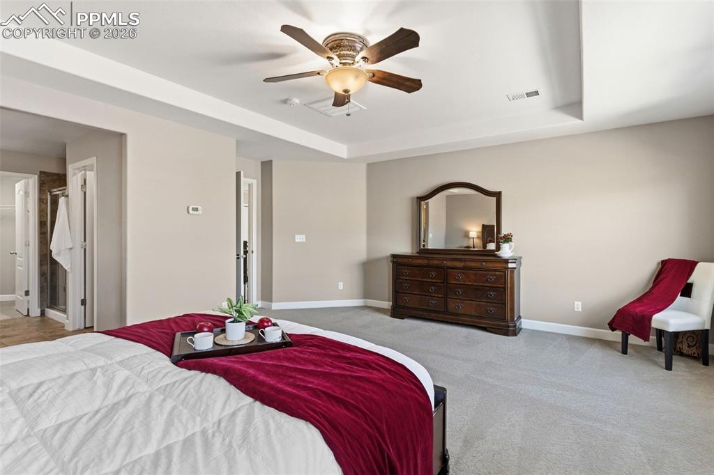 Image 11 of 32: Bedroom