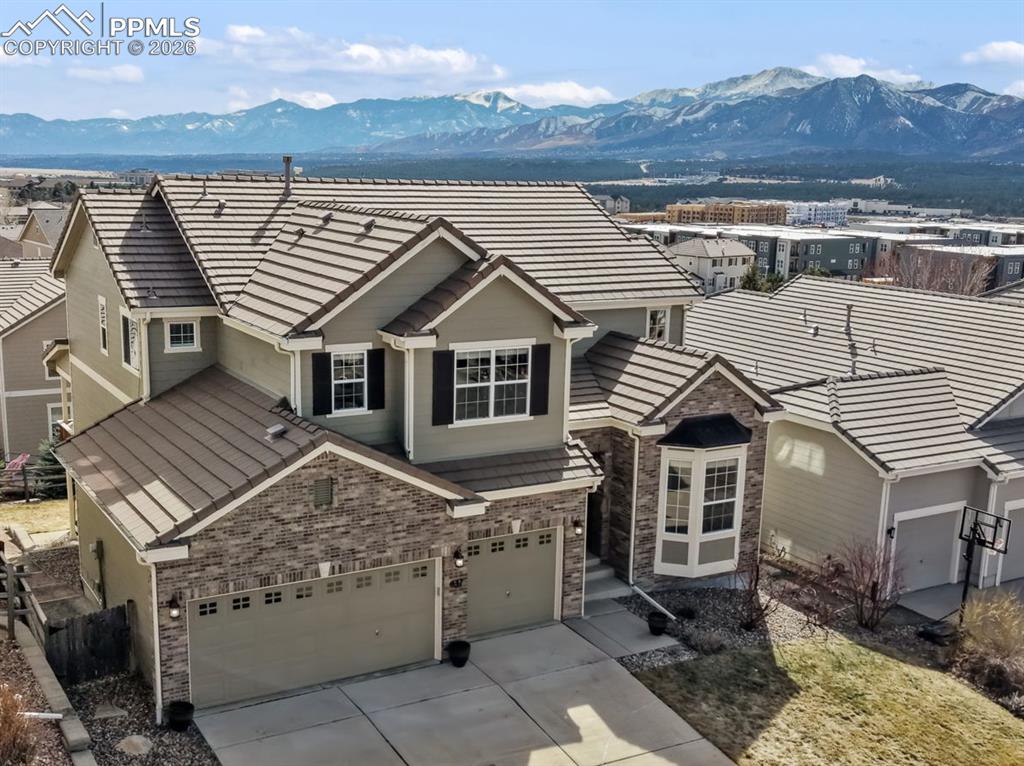 Image 2 of 32: Front of Structure