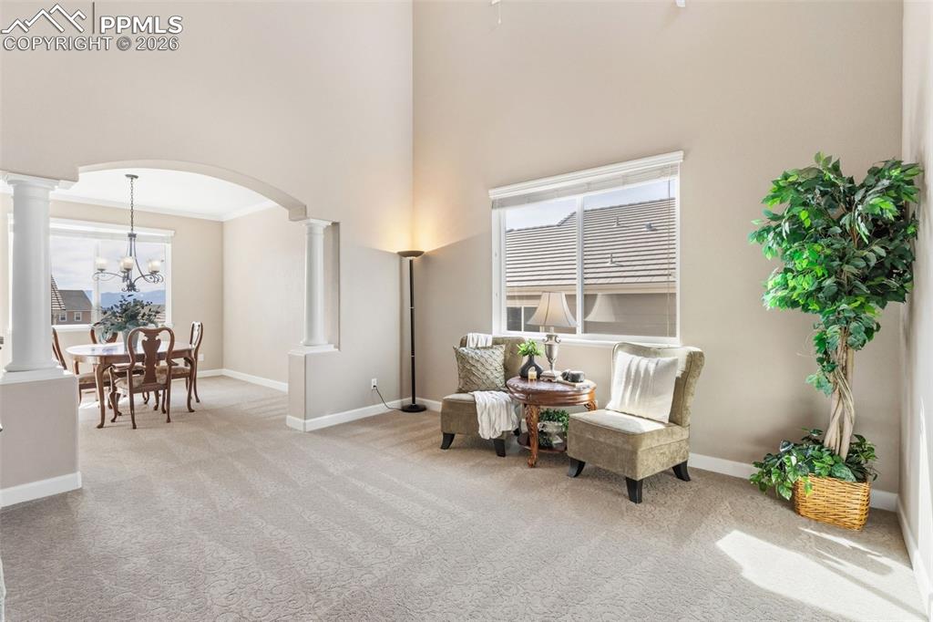 Image 5 of 32: Sitting Room