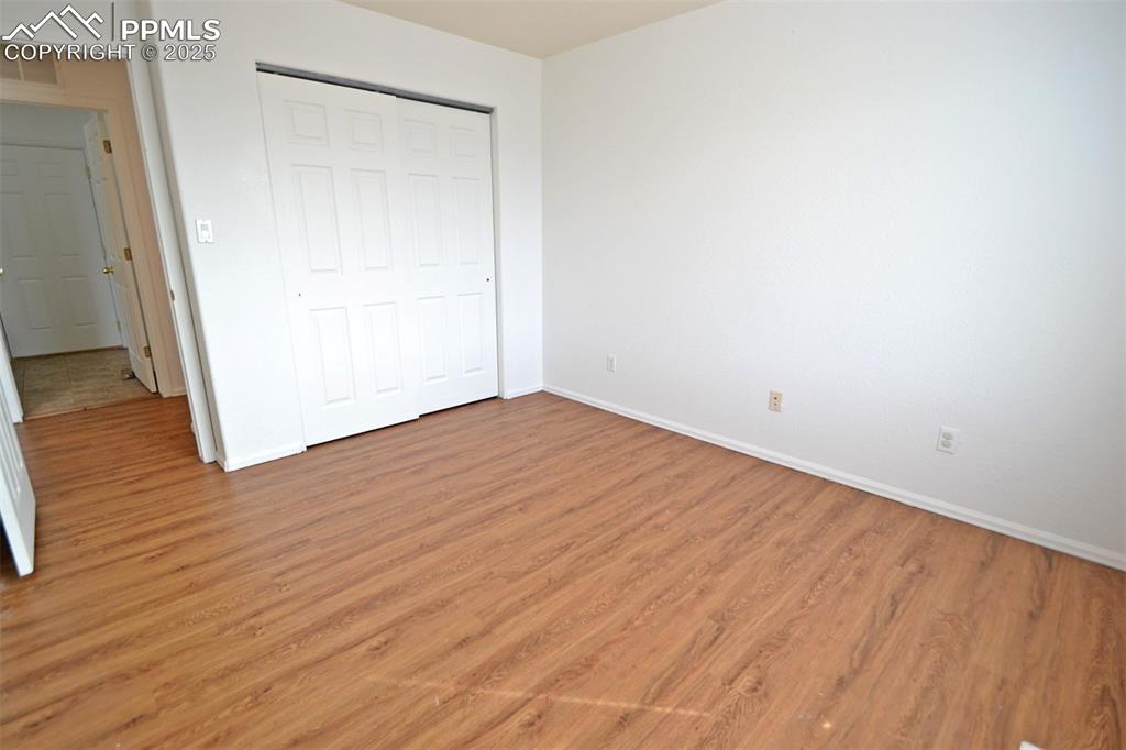 Image 31 of 46: Bedroom