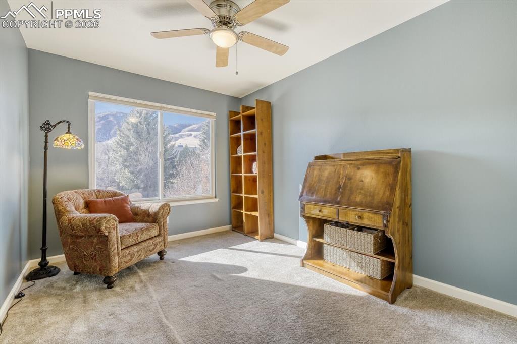 Image 20 of 50: Sitting Room