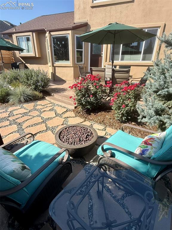 Image 42 of 50: Patio