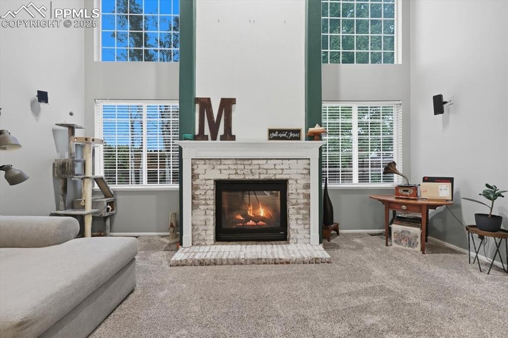 Image 18 of 41: Living Room