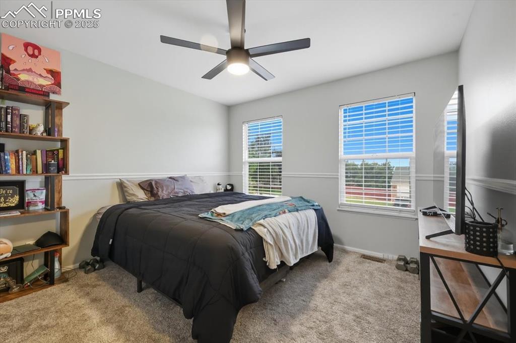 Image 27 of 41: Bedroom