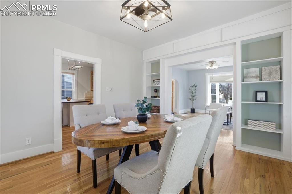 Image 18 of 48: Dining Area