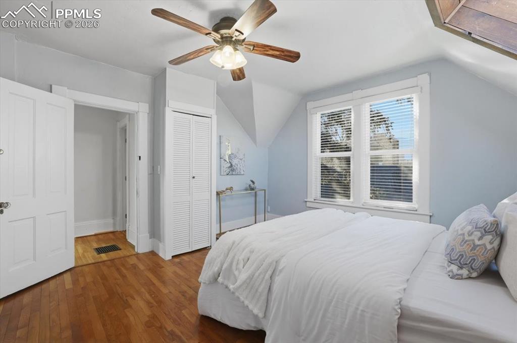 Image 25 of 48: Master Bedroom