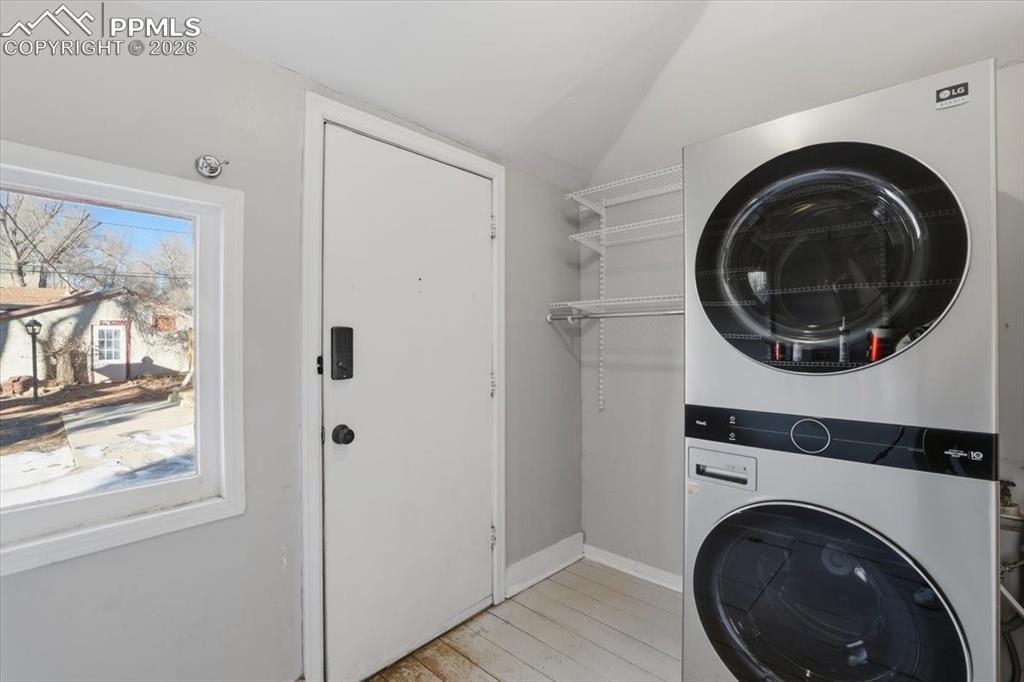 Image 34 of 48: Laundry