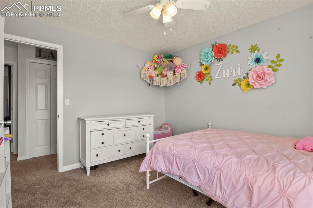 Image 36 of 50: Bedroom