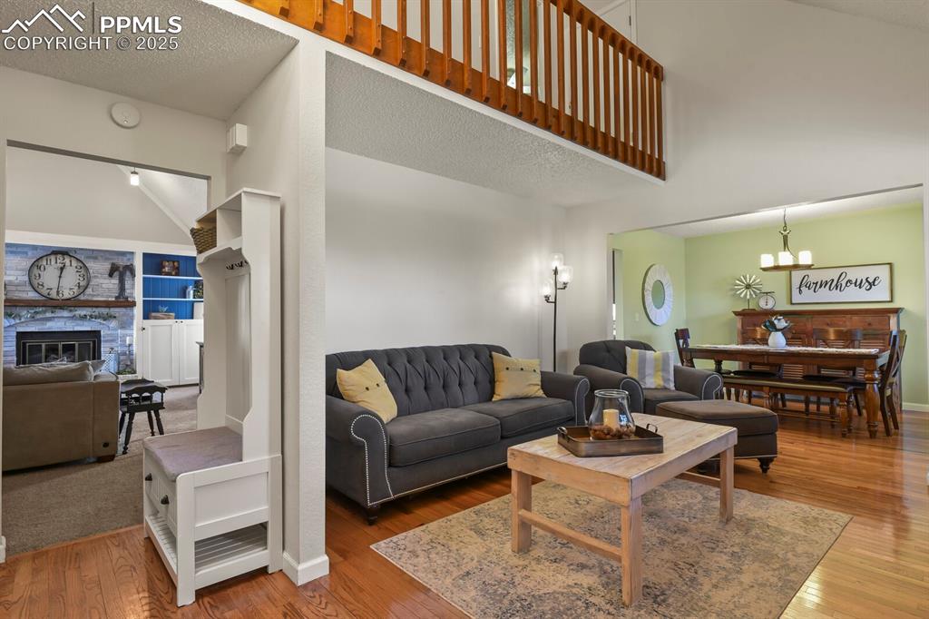 Image 5 of 50: Vaulted Ceilings Welcome you!