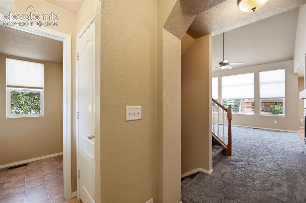 Image 5 of 47: Interior entry + 1/2 bath