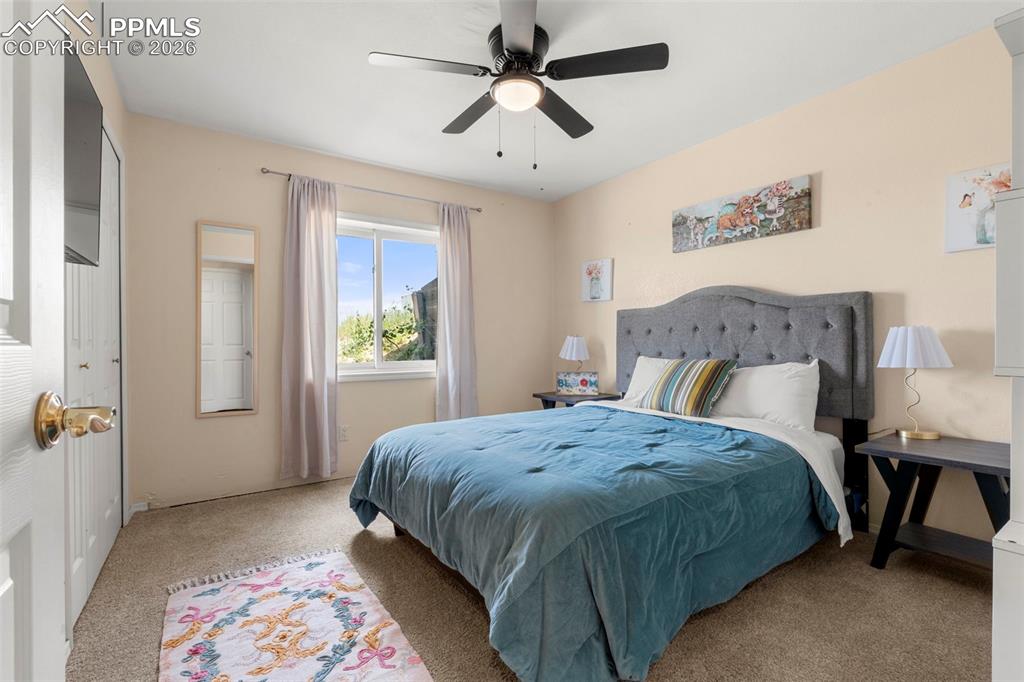 Image 20 of 35: Bedroom