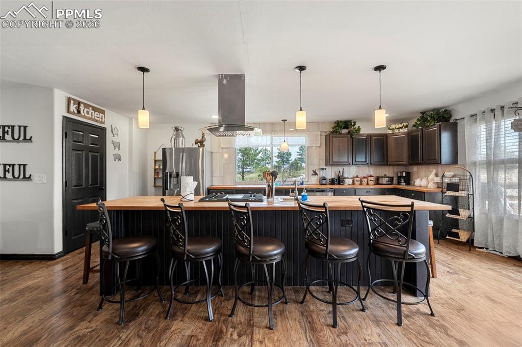 Image 9 of 35: Kitchen