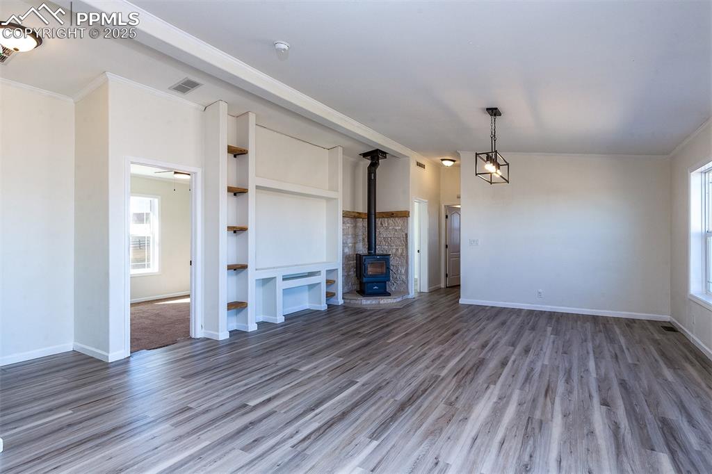 Image 11 of 35: Living Room