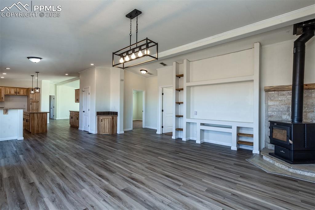 Image 12 of 35: Living Room