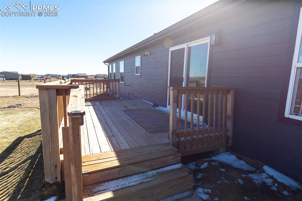 Image 24 of 35: Deck