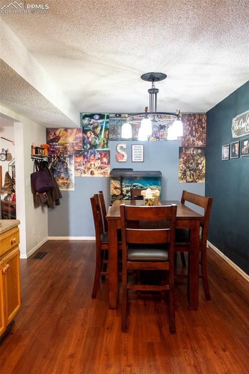 Image 13 of 24: Dining Area