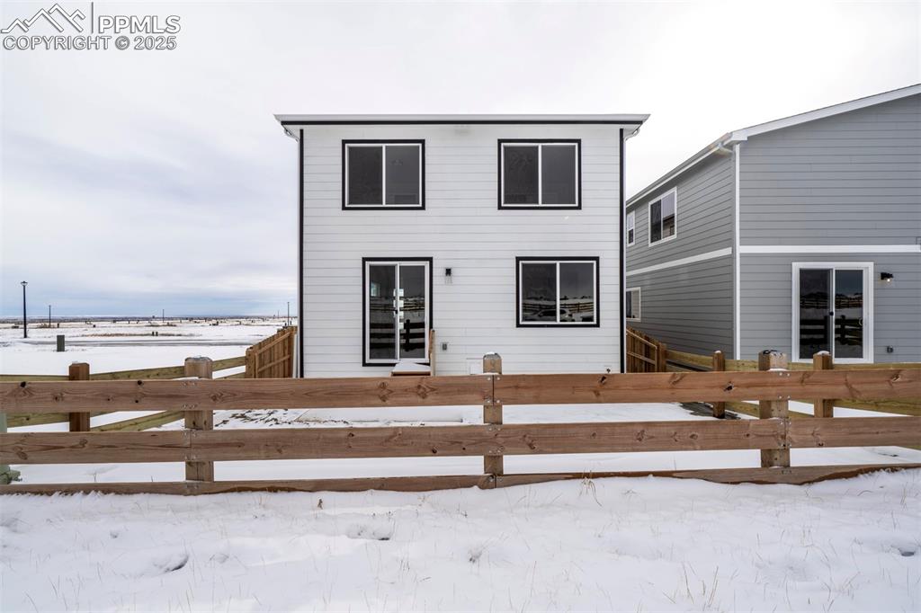 Image 3 of 48: Back of Structure