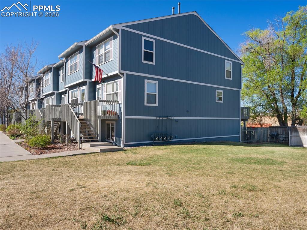 Image 7 of 8: Side of Structure