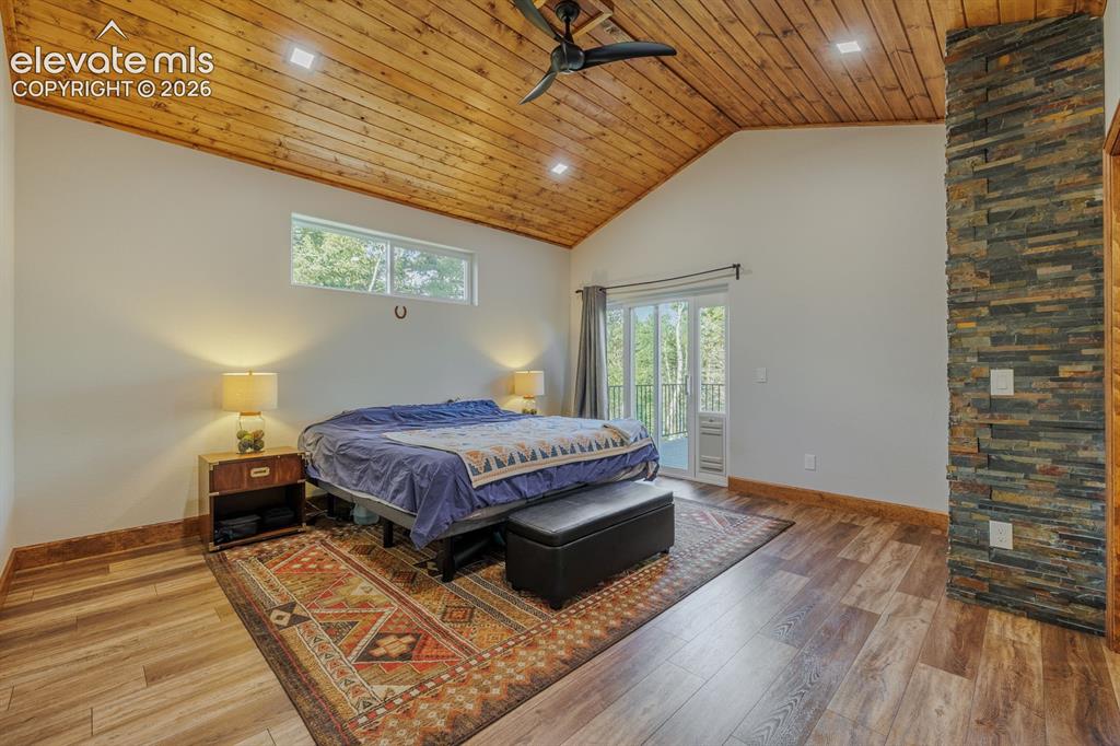 Image 6 of 41: Bedroom