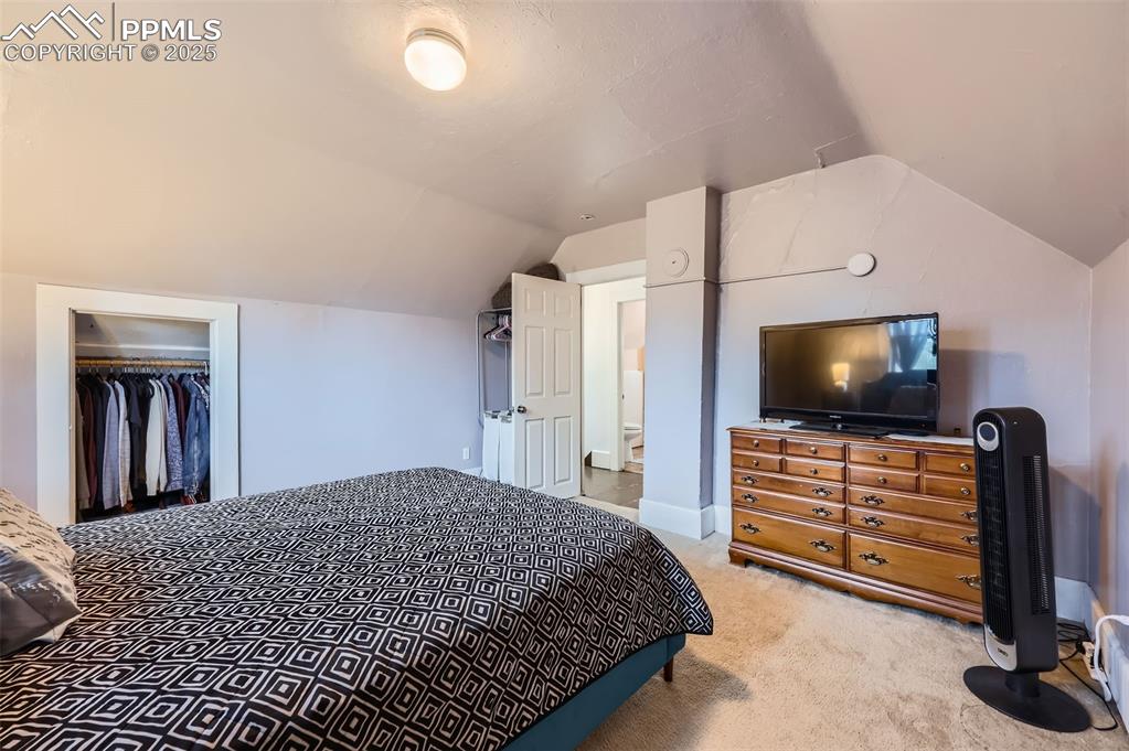 Image 12 of 20: upstairs