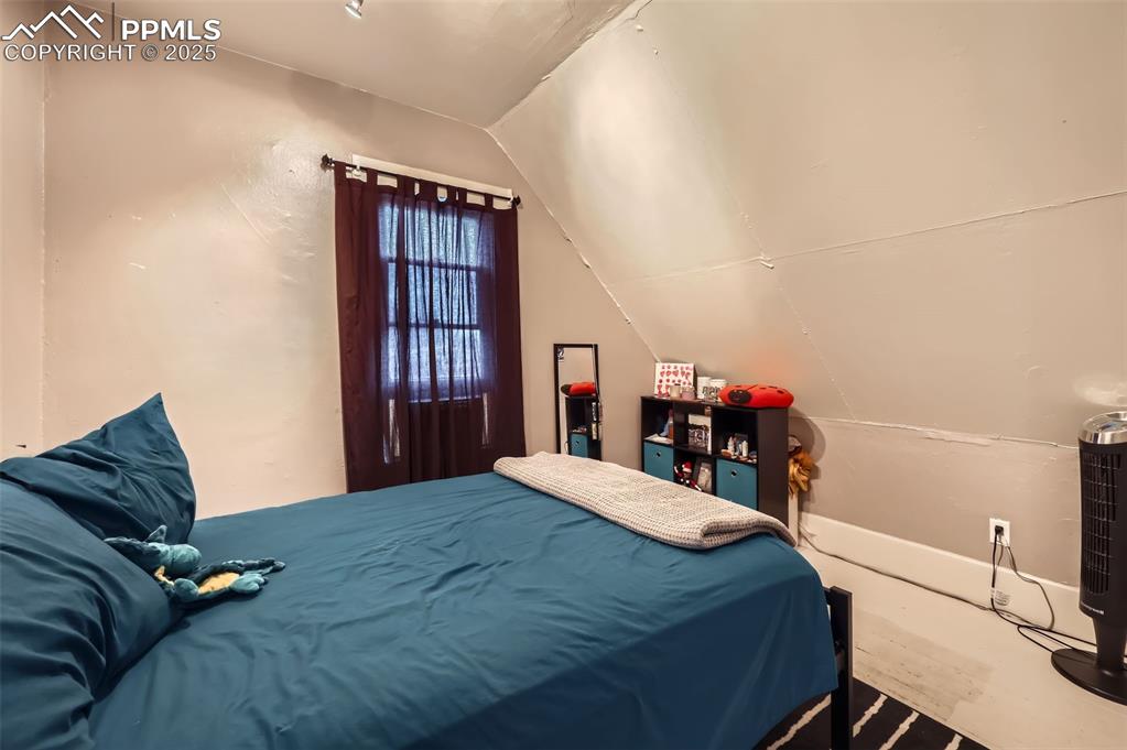 Image 14 of 20: upstairs