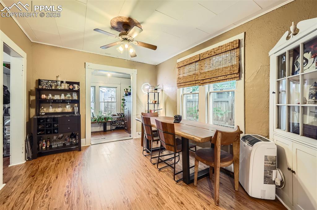 Image 6 of 20: Dining Area