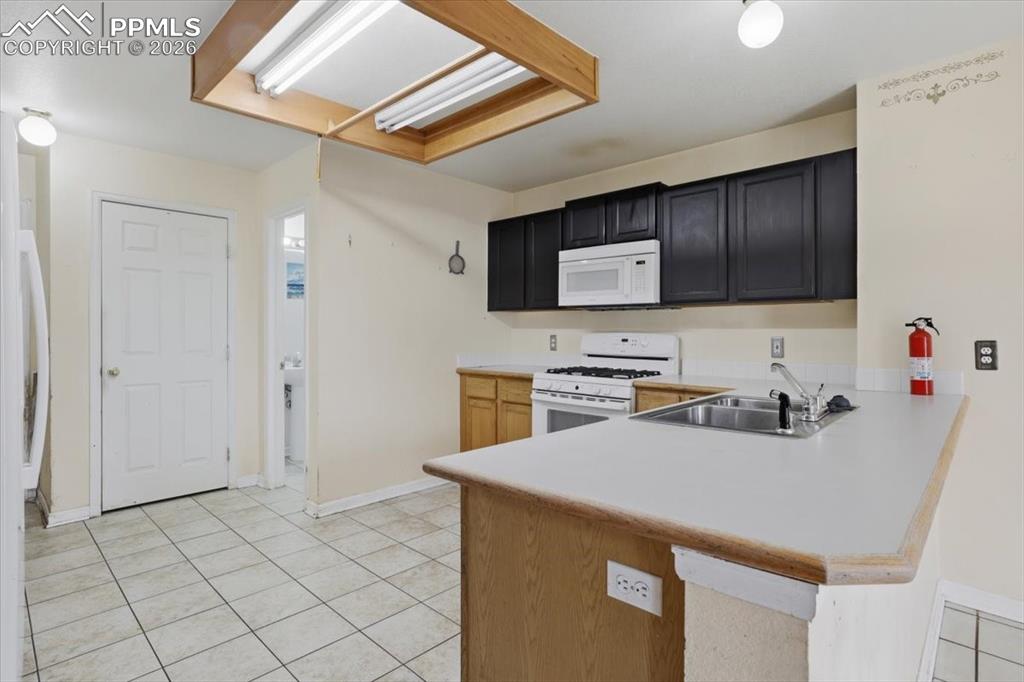 Image 12 of 38: Kitchen