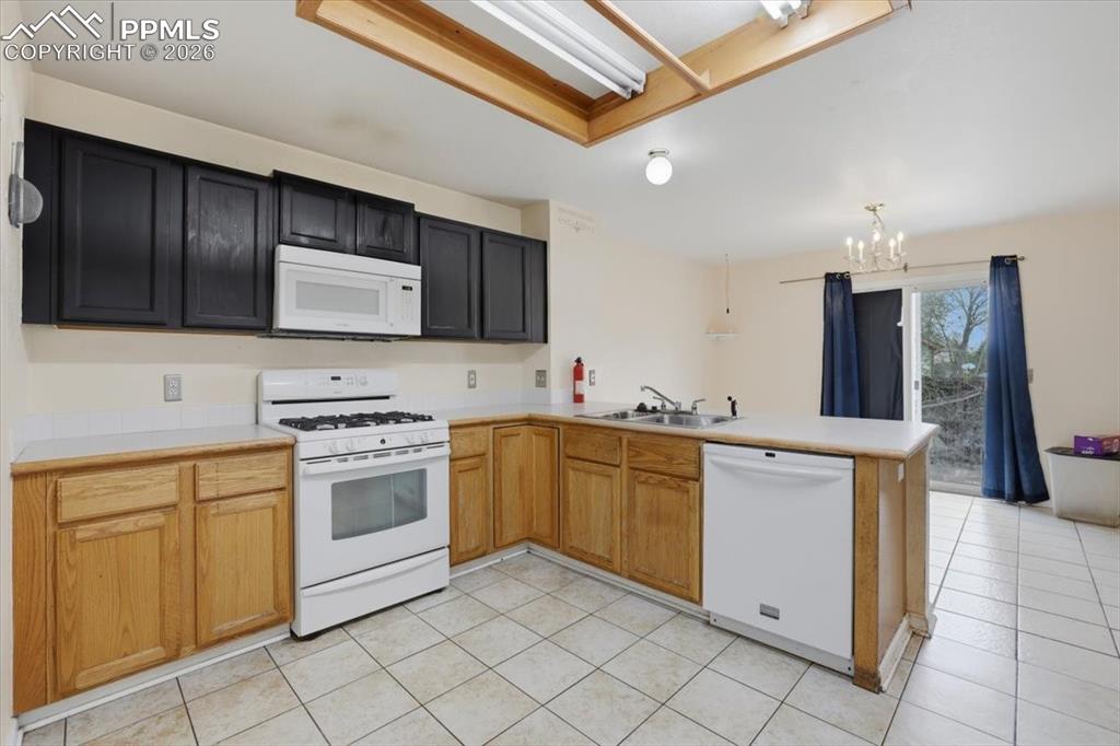 Image 13 of 38: Kitchen